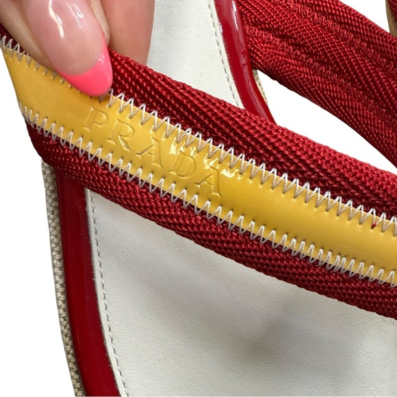 Prada Women’s 8 Chunk Heel Flip Flip Sandal Red Yellow Stripe Coastal Preppy NWT - Picture 2 of 10